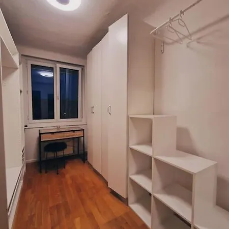 Schoene 2,5 Mit Balkon Und Parkplatz Apartamento *