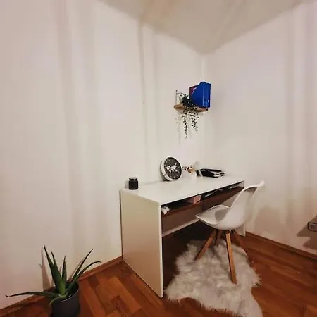 Apartament Schoene 2,5 Mit Balkon Und Parkplatz