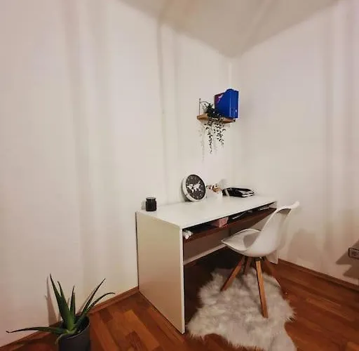 Διαμέρισμα Schoene 2,5 Mit Balkon Und Parkplatz