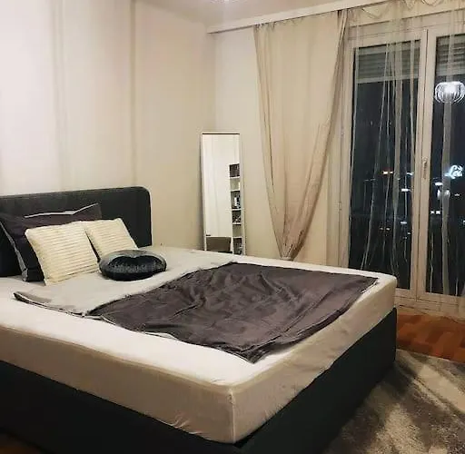 Διαμέρισμα Schoene 2,5 Mit Balkon Und Parkplatz Γκρατς