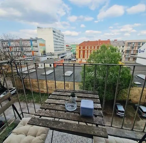 Schoene 2,5 Mit Balkon Und Parkplatz *